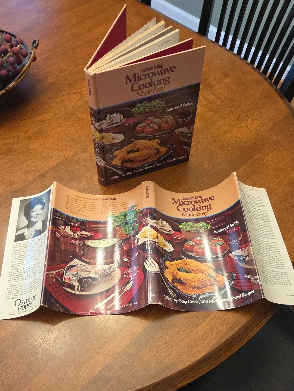 Vtg Southern Living Microwave Cooking Made Easy Cookbook - By Audrey P. Stehle